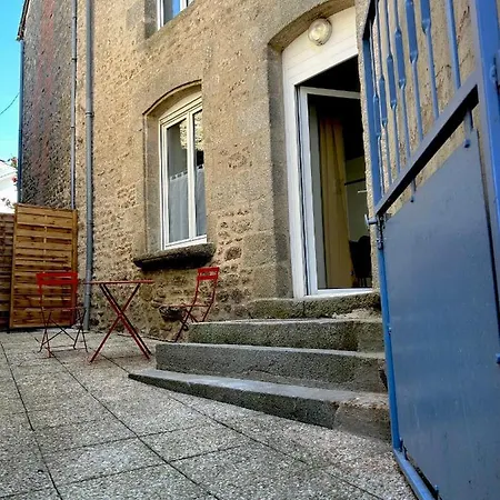 Ferienhaus Des Halles : 4-6 Pers. Maison De Bourg. *