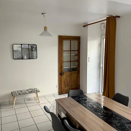 Des Halles : 4-6 Pers. Maison De Bourg. *