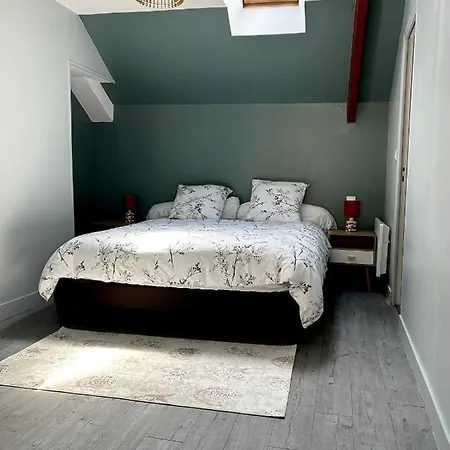 Des Halles : 4-6 Pers. Maison De Bourg. Ferienhaus *